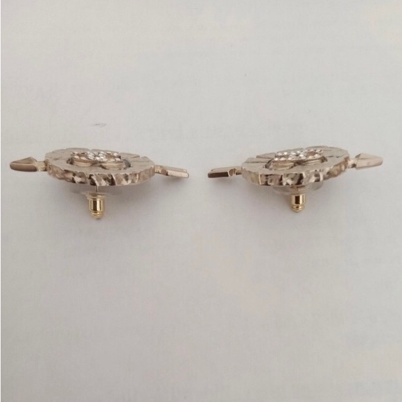 🔥🔥Chanel Extremely Rare “❤️‍🔥CC Young Love❤️‍🔥” Gold Plated Stud Earrings - Picture 4 of 8